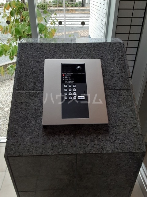 2/4 エントランス