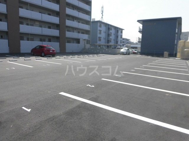 28/30 駐車場