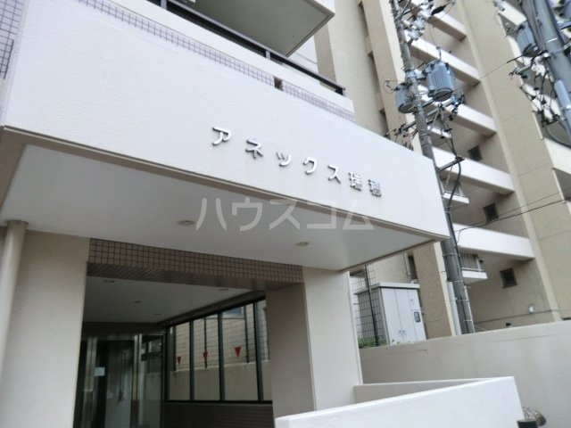 28/30 エントランス