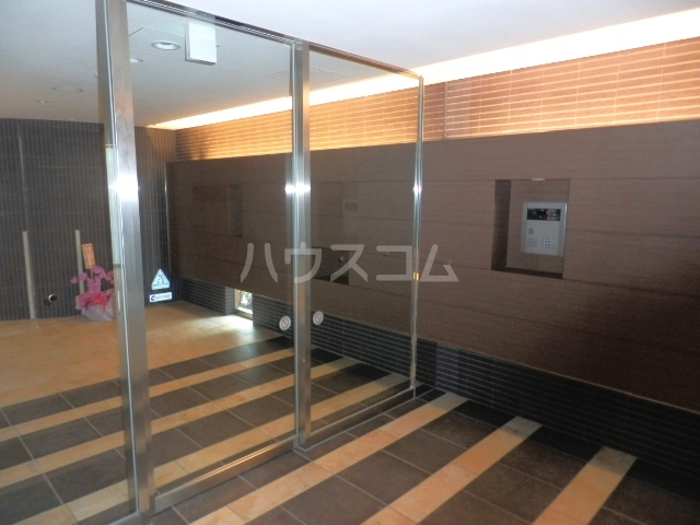 22/30 エントランス