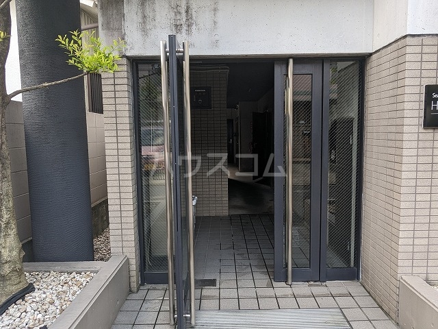 21/25 エントランス