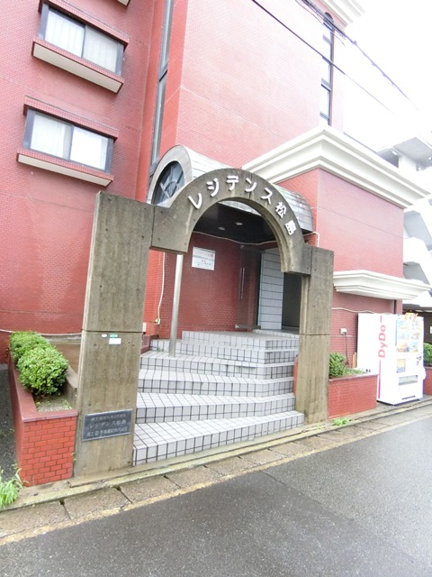 17/26 エントランス