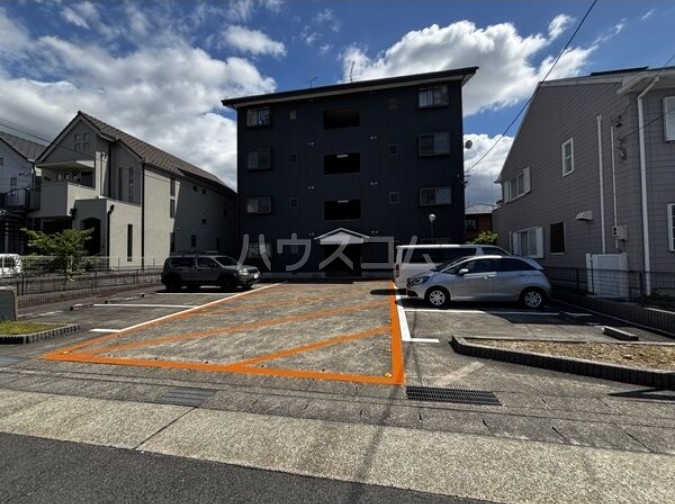 16/23 駐車場