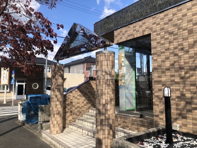 18/27 エントランス