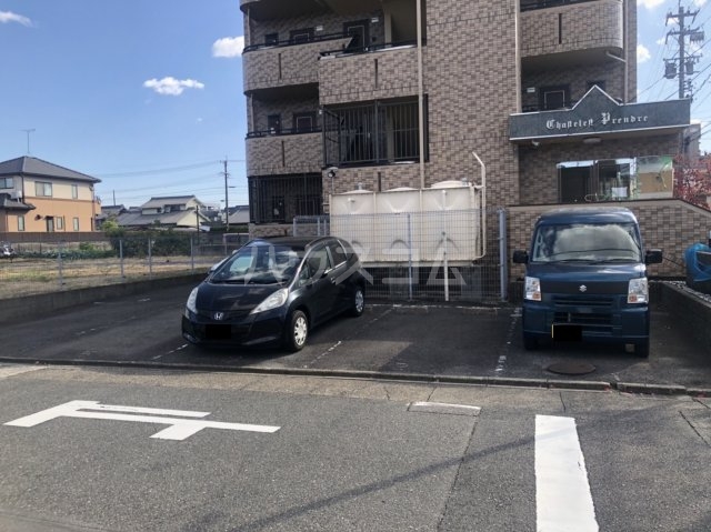 19/26 駐車場