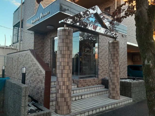 21/29 エントランス