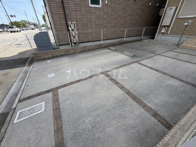 28/30 駐車場