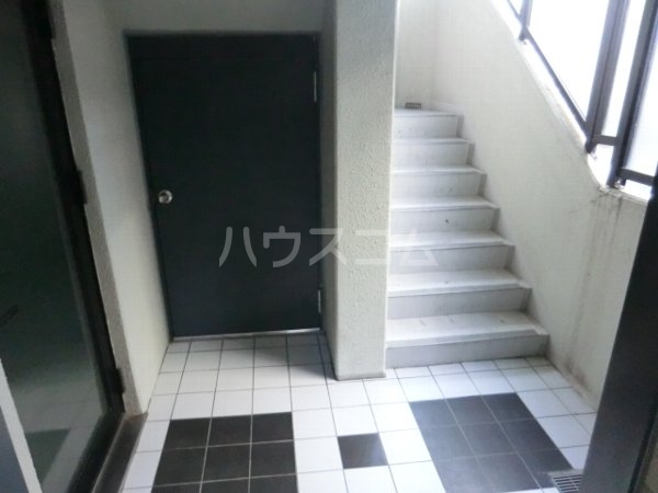 22/30 エントランス