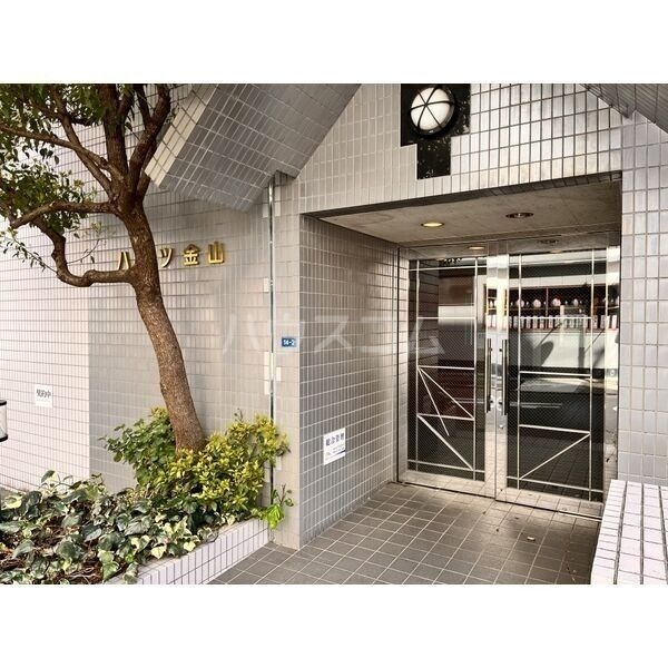 19/25 エントランス