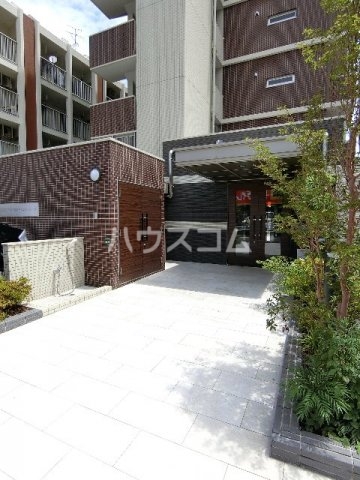 17/27 エントランス