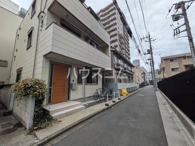 22/30 エントランス