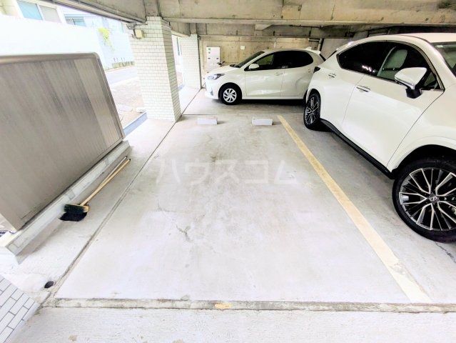 24/26 駐車場