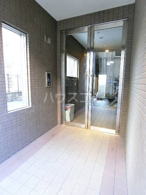 22/30 エントランス