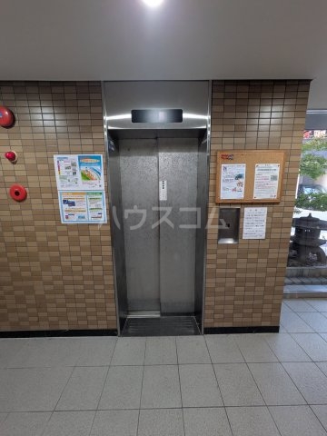 24/30 エントランス