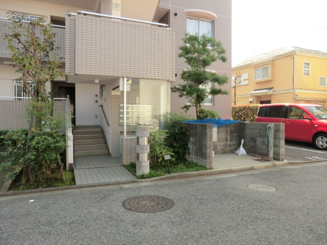 21/30 エントランス