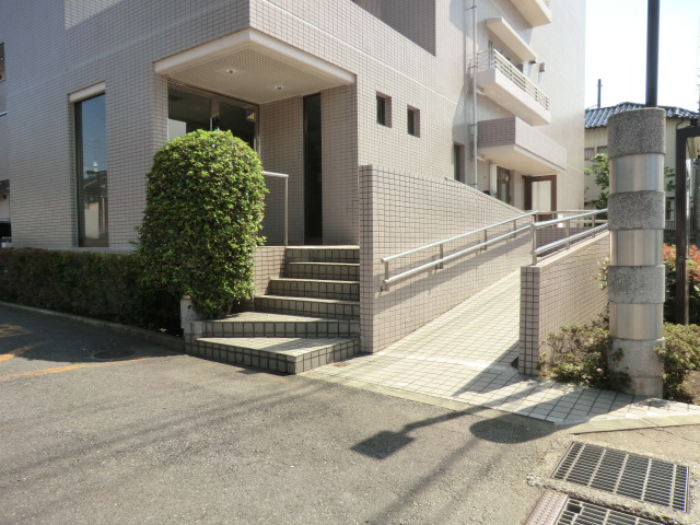 21/29 エントランス