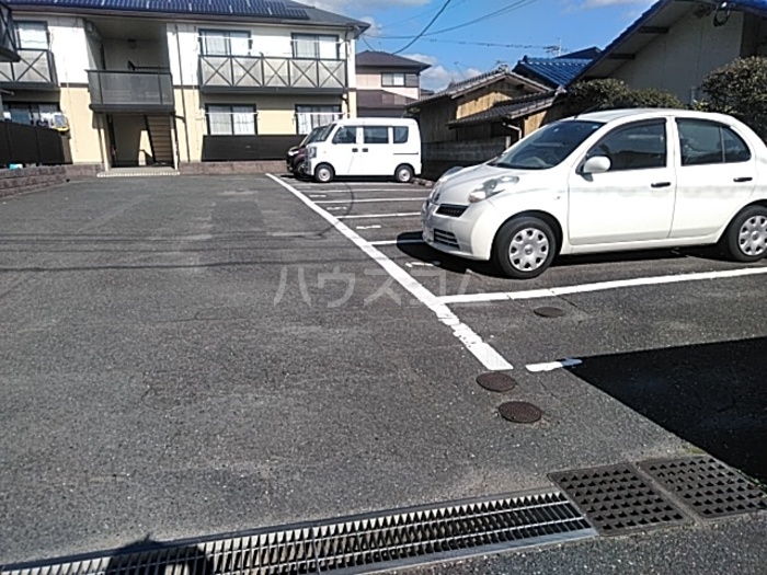 14/18 駐車場