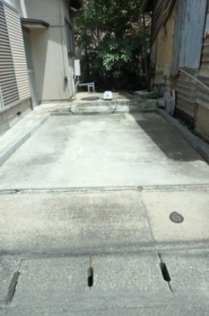18/22 駐車場