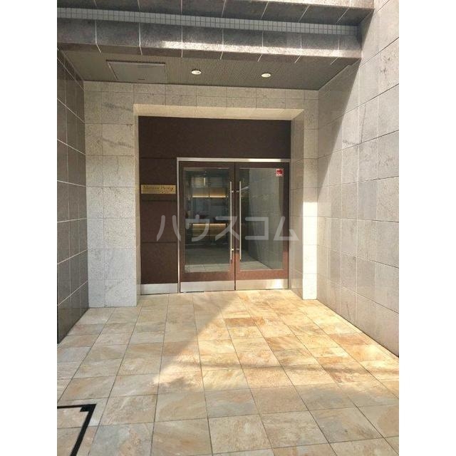 14/18 エントランス