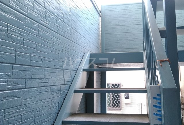 25/28 エントランス