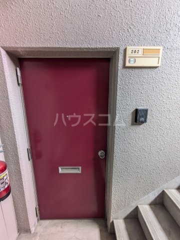 28/30 エントランス