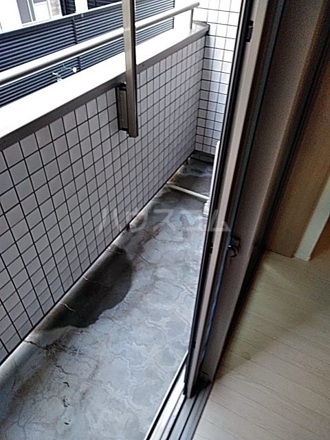 16/27 バルコニー