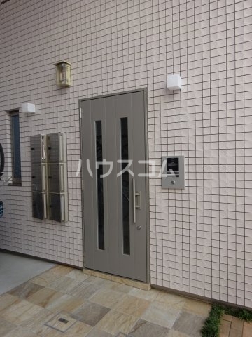 19/27 エントランス