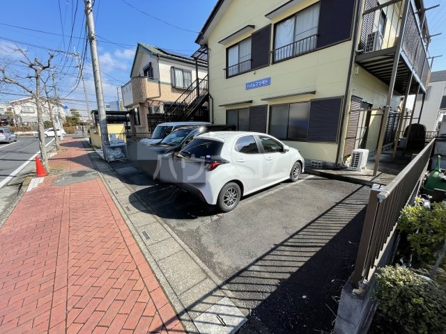 15/15 駐車場