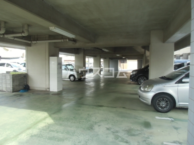 4/13 駐車場