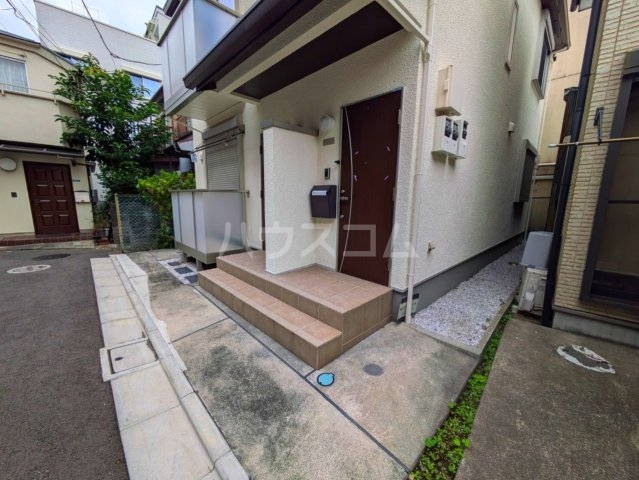 21/23 エントランス