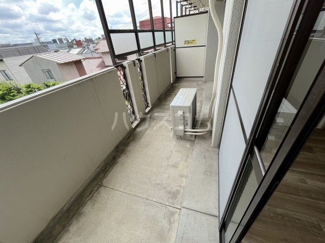 23/30 バルコニー