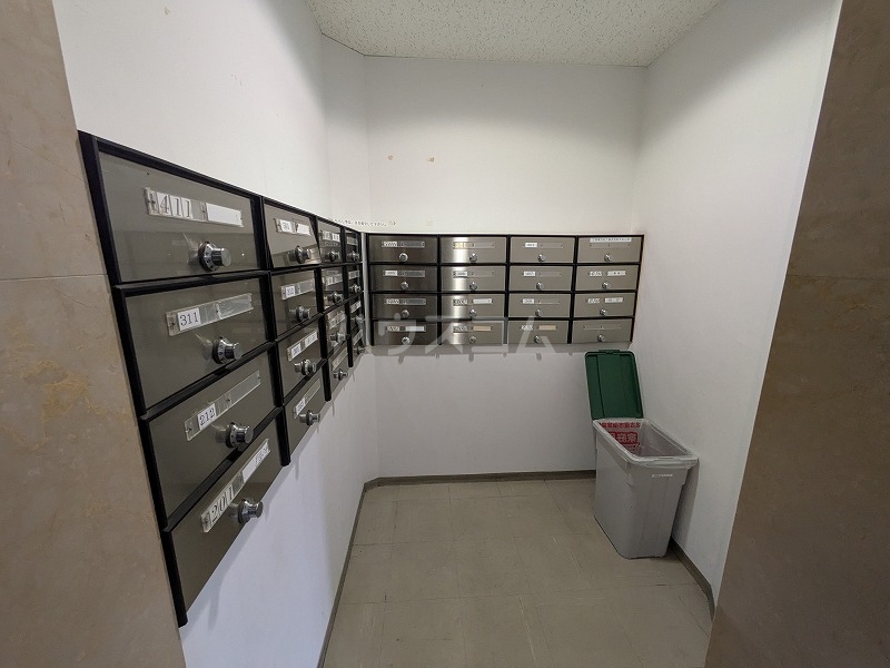 25/30 エントランス