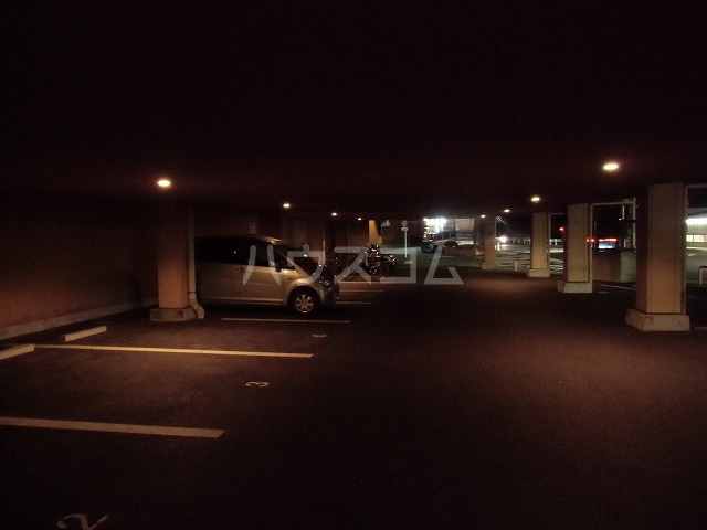 22/30 駐車場