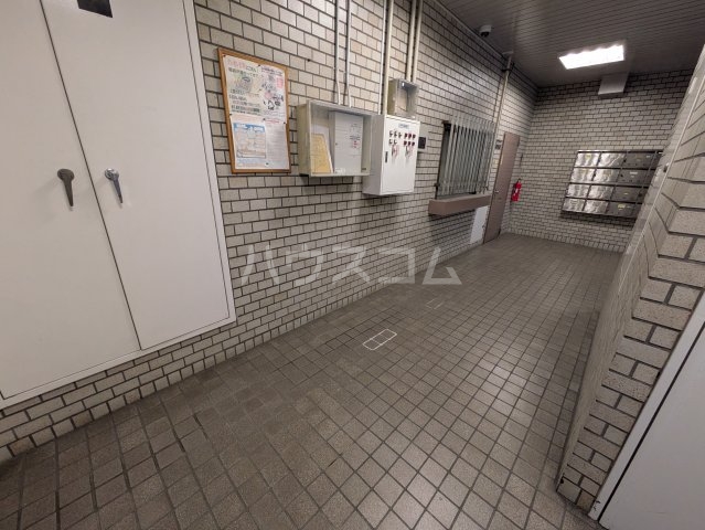 20/29 エントランス