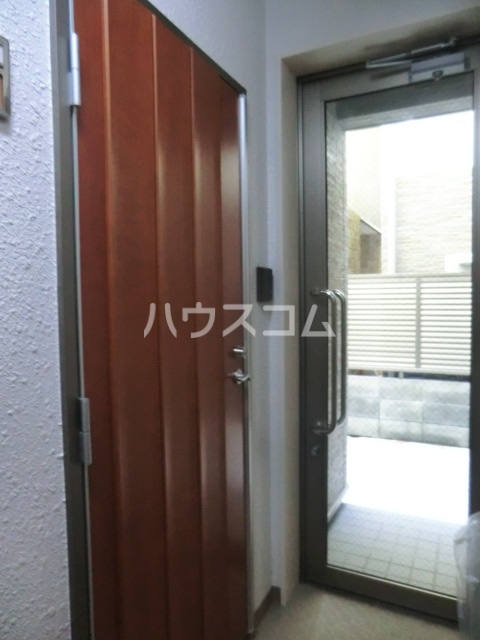 25/30 エントランス