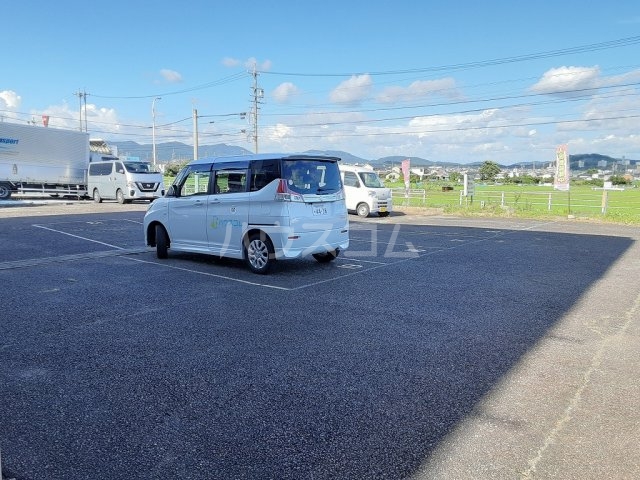 14/18 駐車場