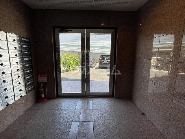 22/30 エントランス