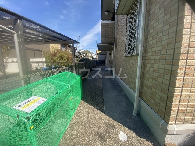 22/30 エントランス