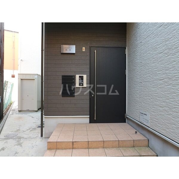 14/22 エントランス