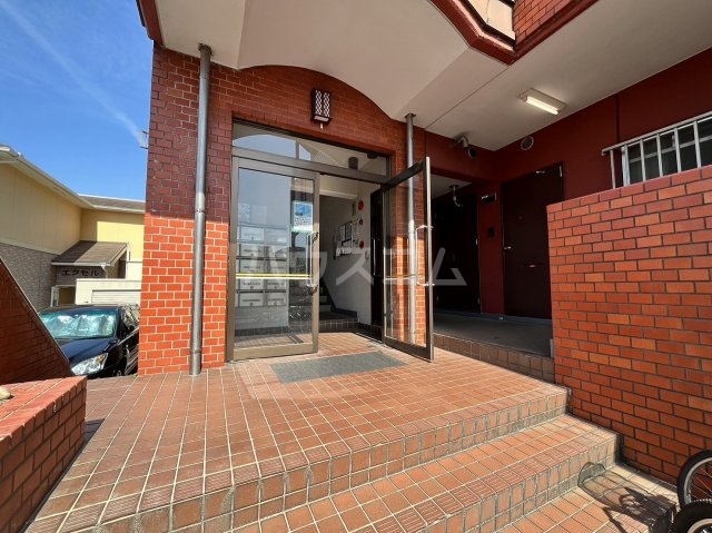 25/30 エントランス