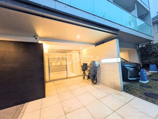 21/30 エントランス