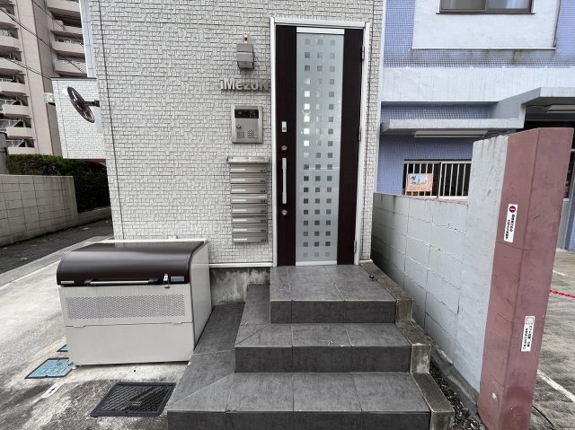 24/28 エントランス