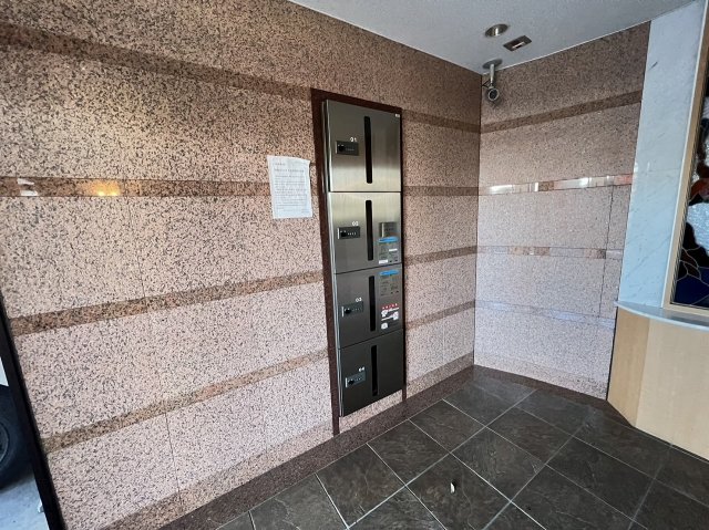 25/30 エントランス