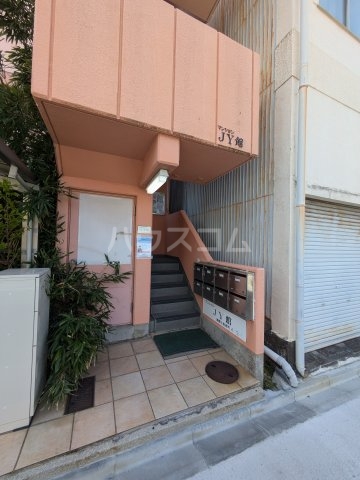 21/30 エントランス