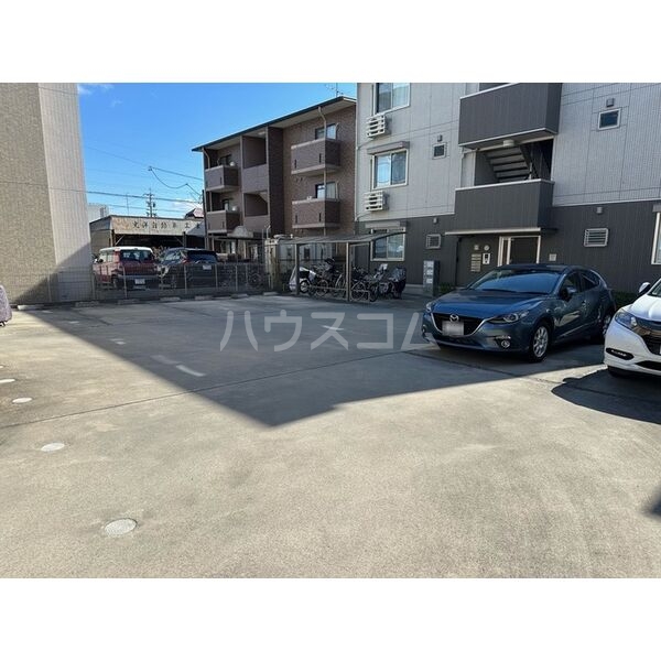14/20 駐車場