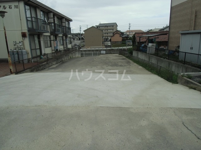 22/30 駐車場