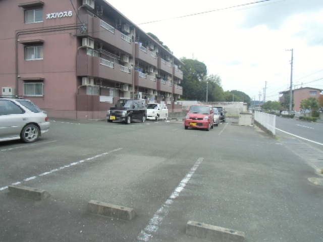23/28 駐車場