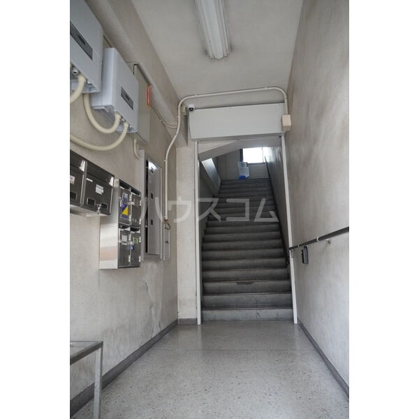 15/22 エントランス