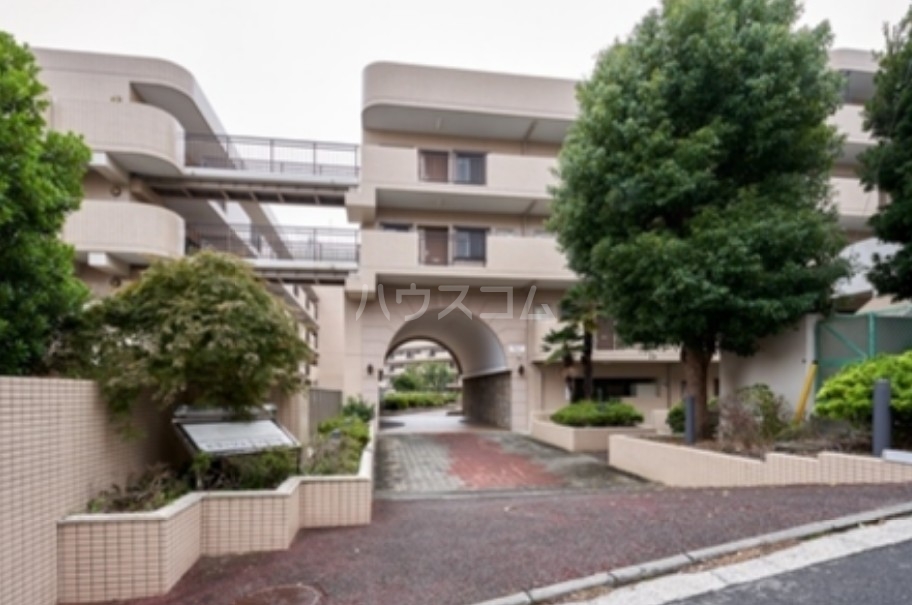 17/25 エントランス