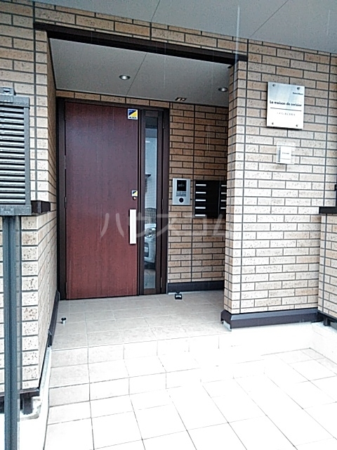 16/26 エントランス